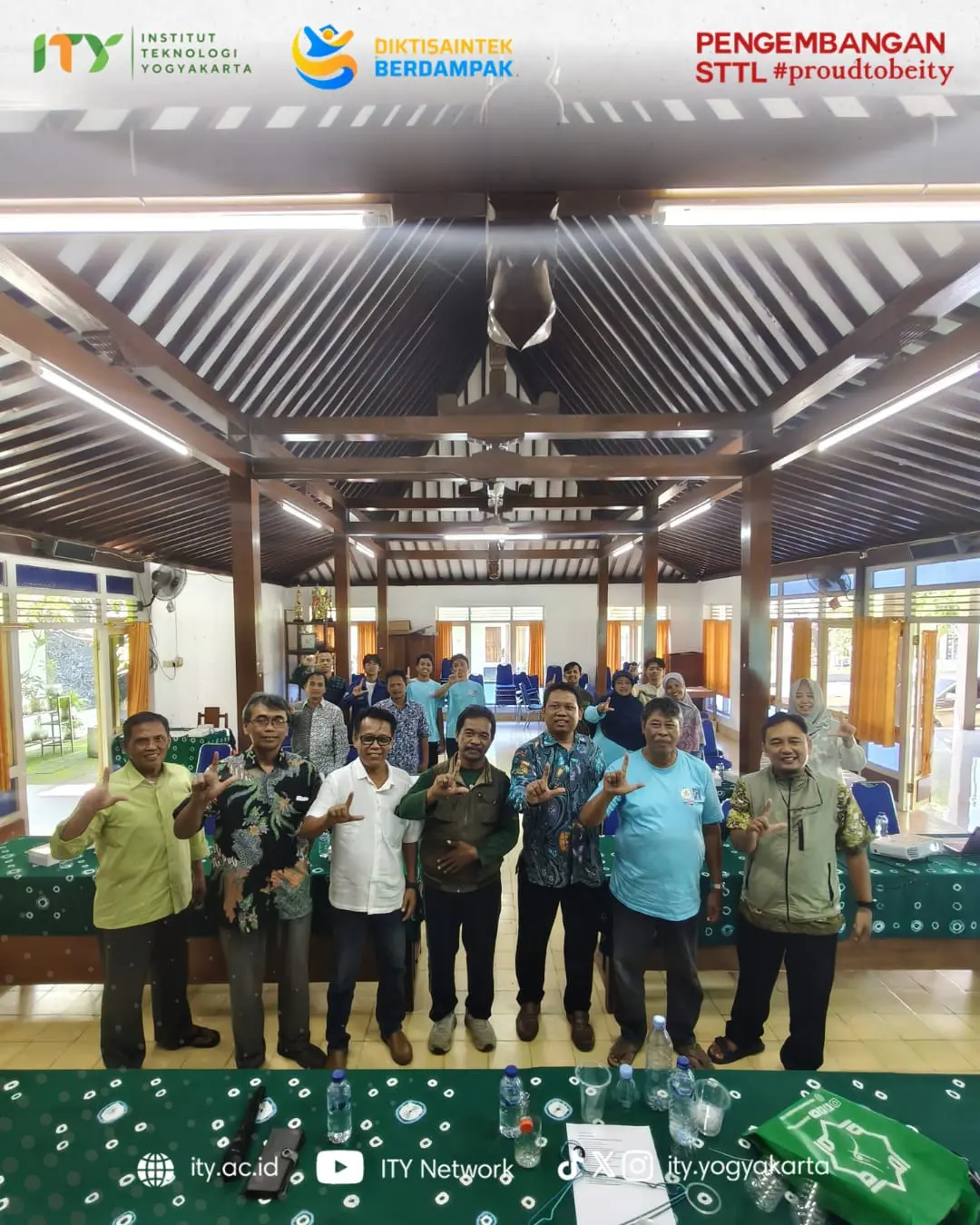 Atasi Sampah dari Ru.
